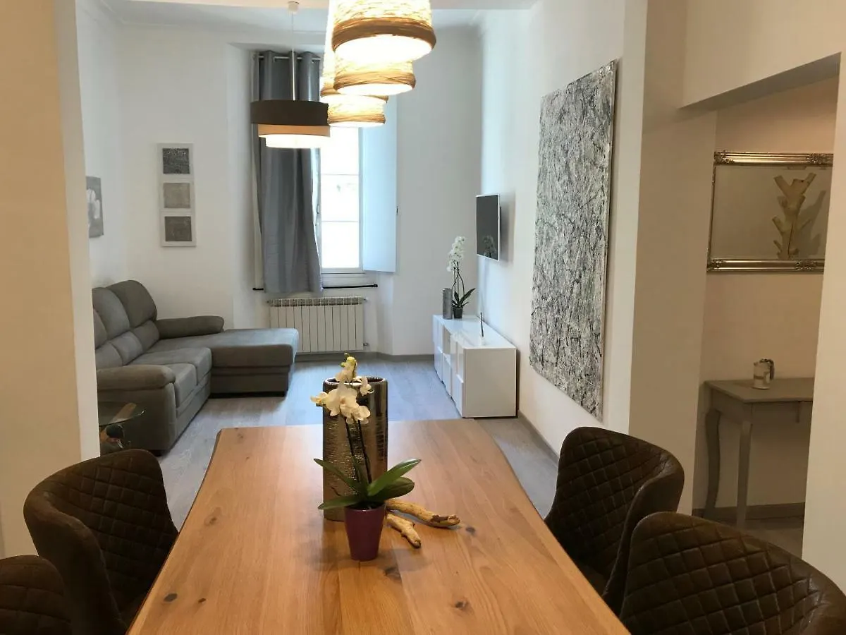 Lovely Apt Really Downtown - Free Private Parking Included! - Genoa