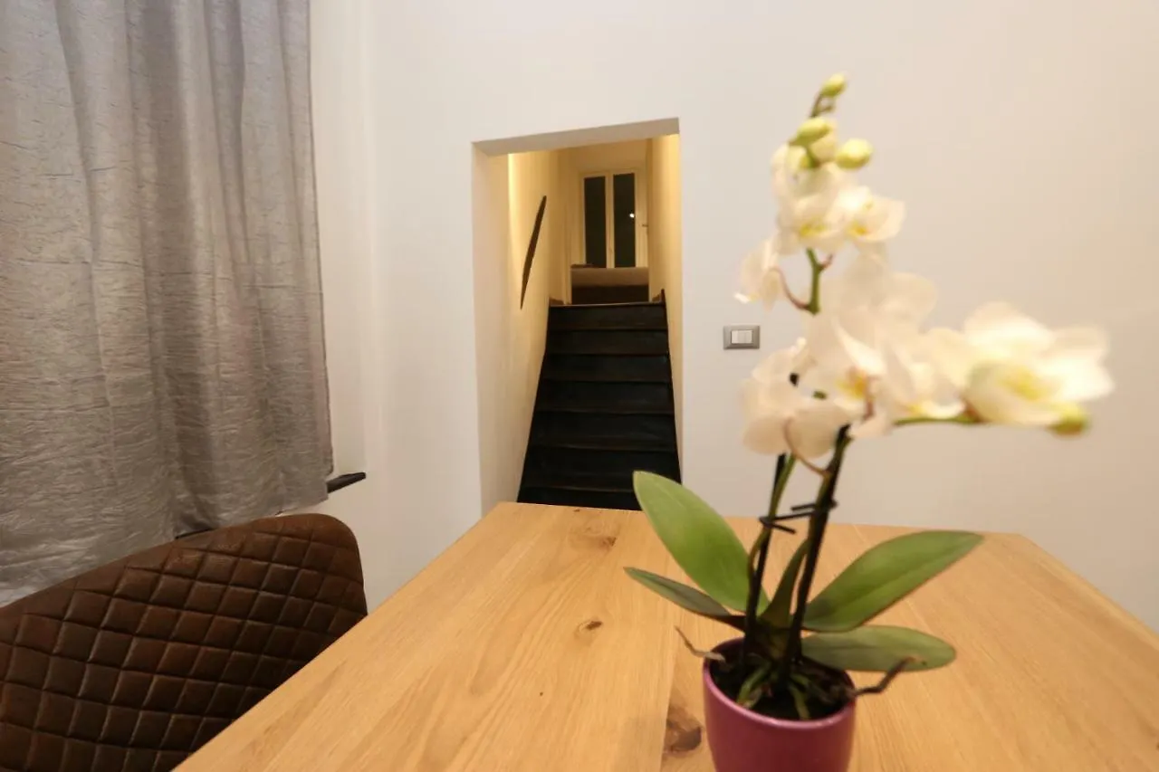 Apartment Lovely Apt Really Downtown - Free Private Parking Included! - Genoa Italy