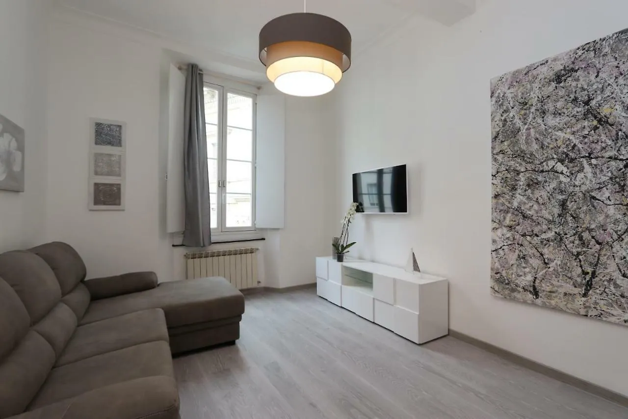 Lovely Apt Really Downtown - Free Private Parking Included! - Genoa