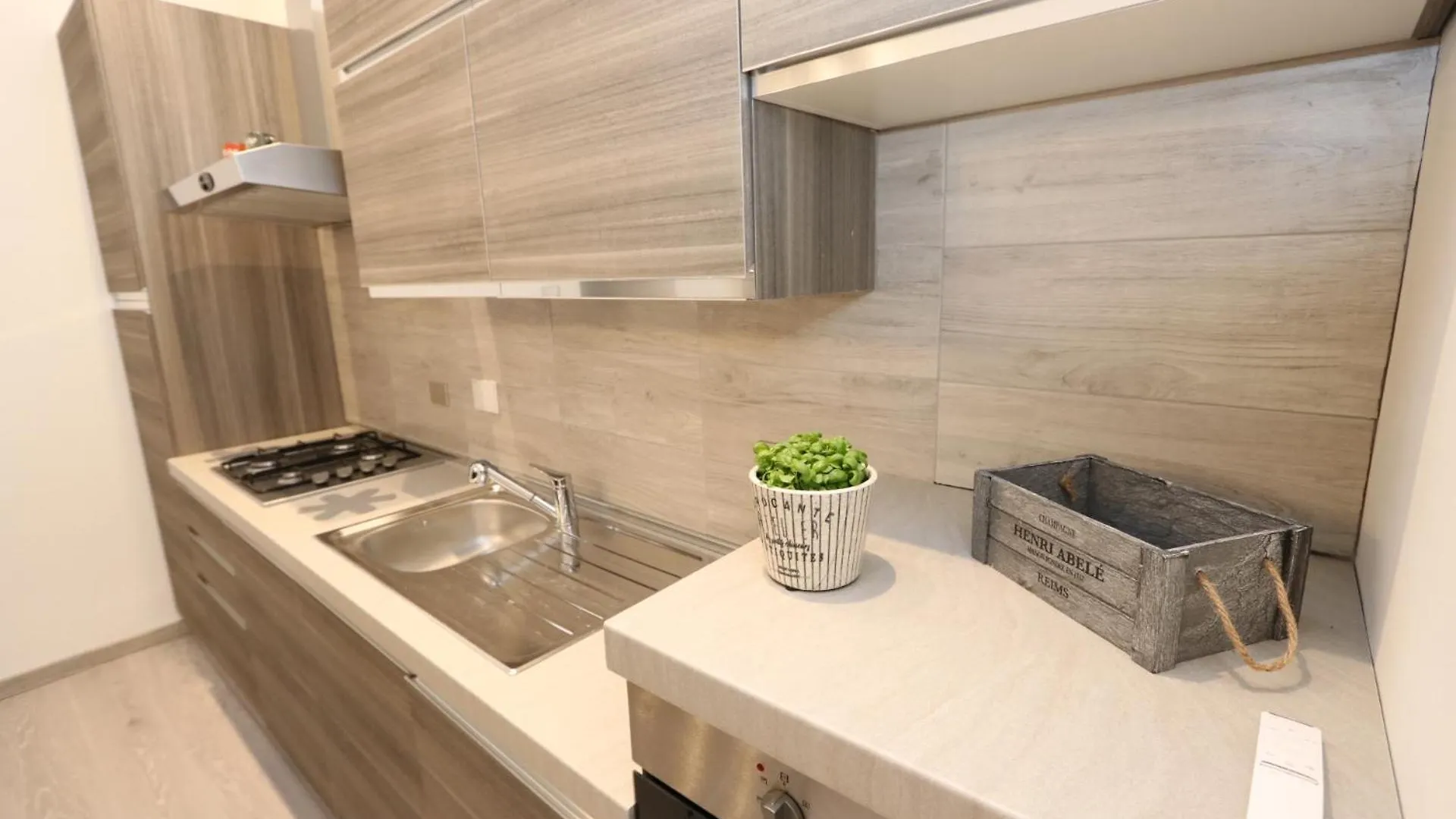Lovely Apt Really Downtown - Free Private Parking Included! - Genoa 0*,  Italy
