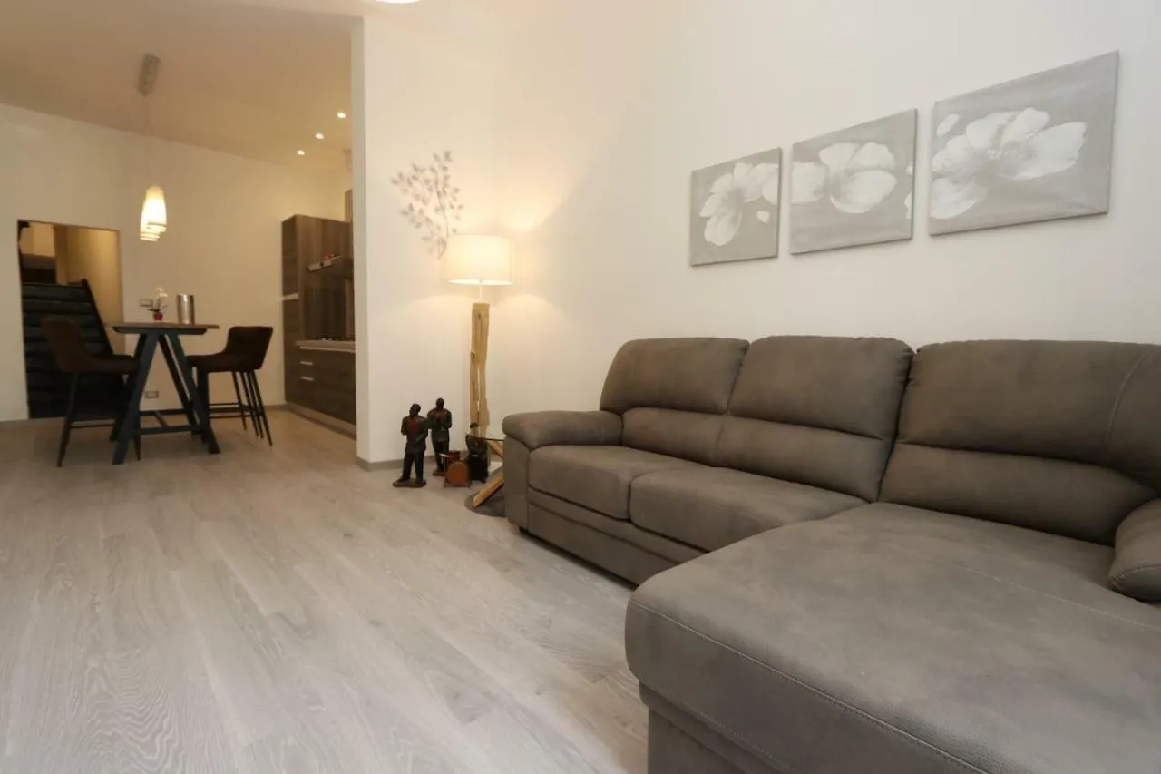 Apartment Lovely Apt Really Downtown - Free Private Parking Included! - Genoa