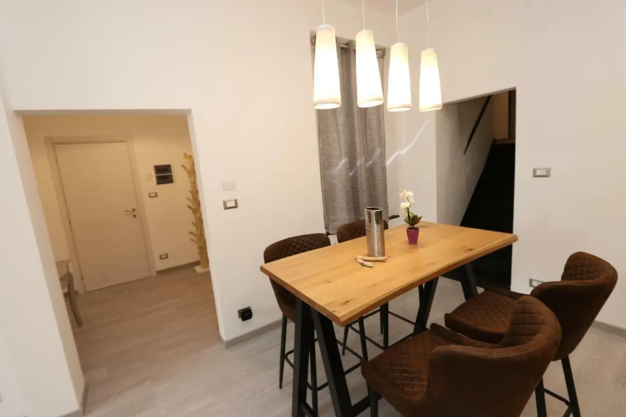 Lovely Apt Really Downtown - Free Private Parking Included! - Genoa Italy